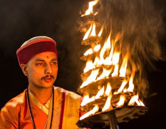 Varanasi : Day Tour with Guide & Evening Aarti (Worship)